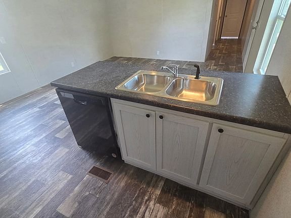 5th image of 6 Douglas Dr #6D