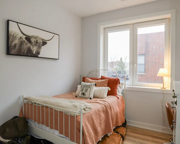 2402 W Carmen Ave #301 — Photo 8