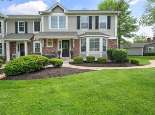 15808 Spears Ridge Dr, Chesterfield, MO 63017