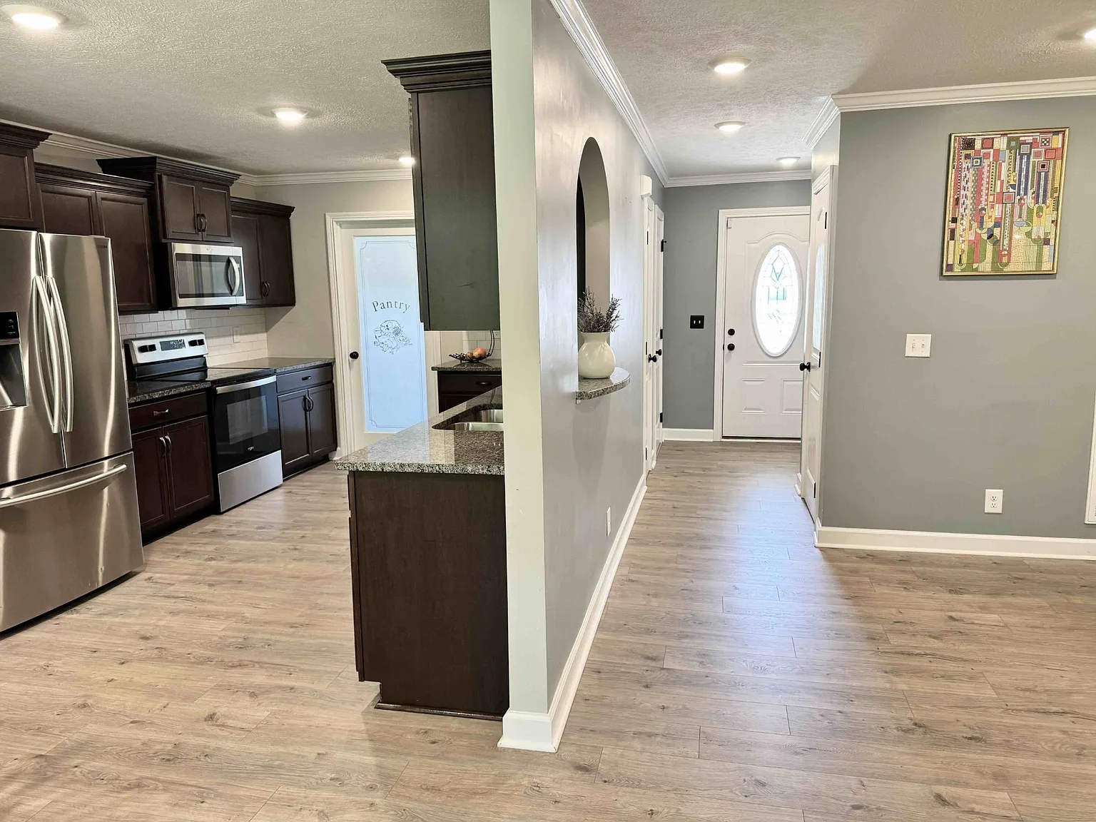 4 bed, 2338 sqft, $2,200 — Photo 4