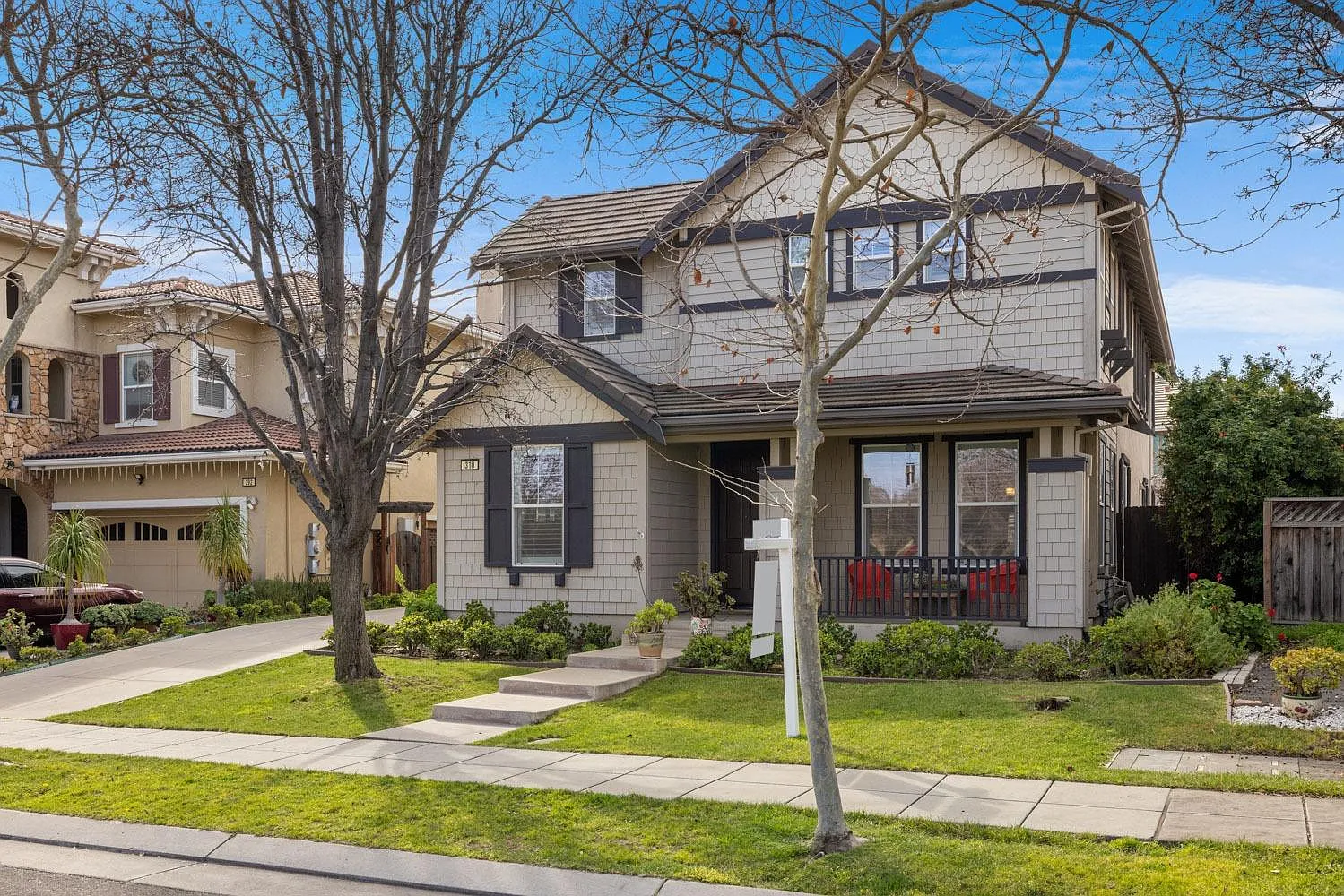 310 W Heritage Dr photo 1