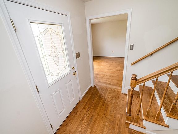 2nd image of 115 Mullbury Pl