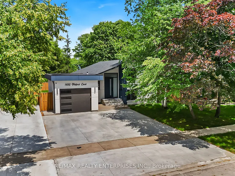 1495 Thetford Ct — Photo 5