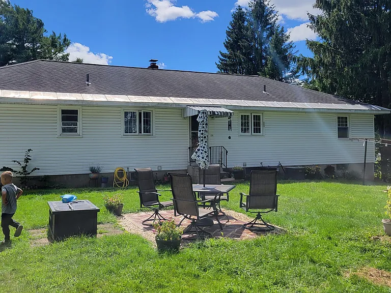43 Young Ave #LEFT — Photo 2