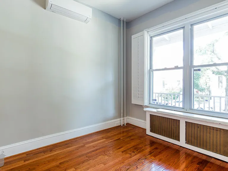 742 Harvard St NW — Photo 7