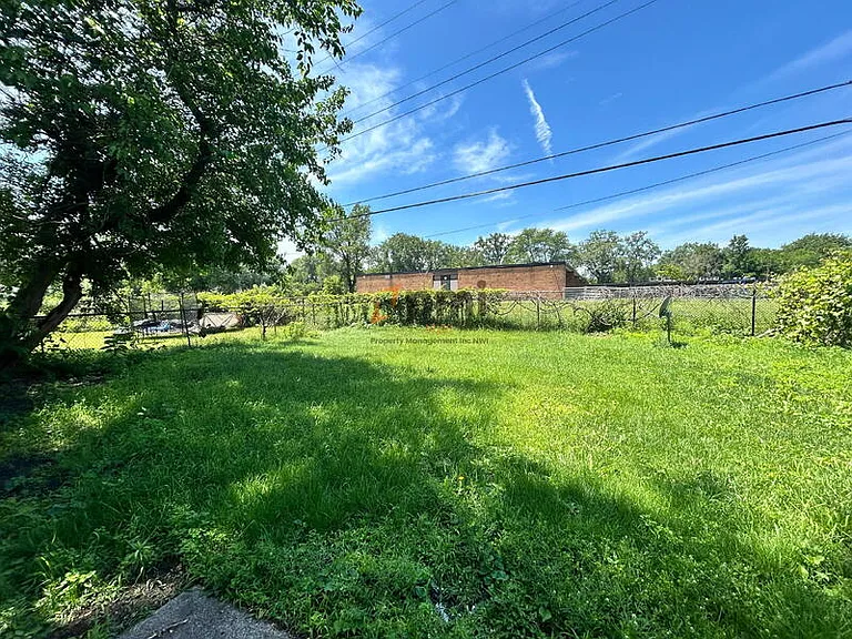 2166 Wisconsin St — Photo 12
