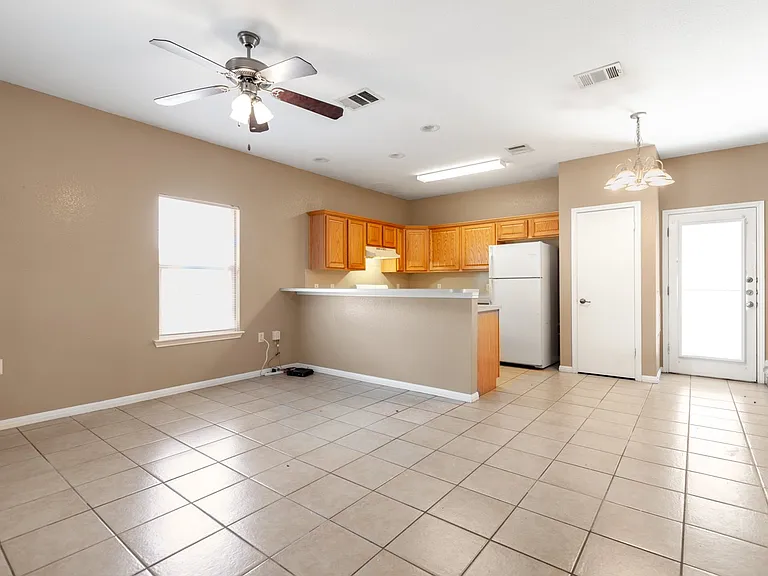 2326 Webberville Rd #B — Photo 5