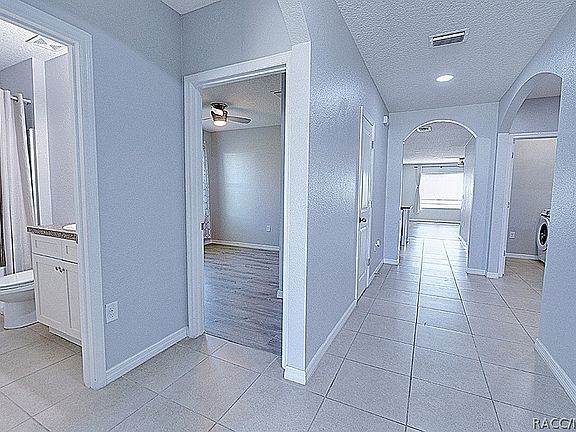 5th image of 320 W Runyon Loop