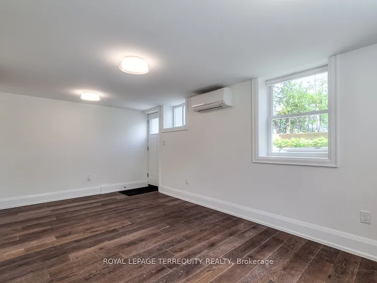 674 Eglinton Ave E #LOWER — Photo 13