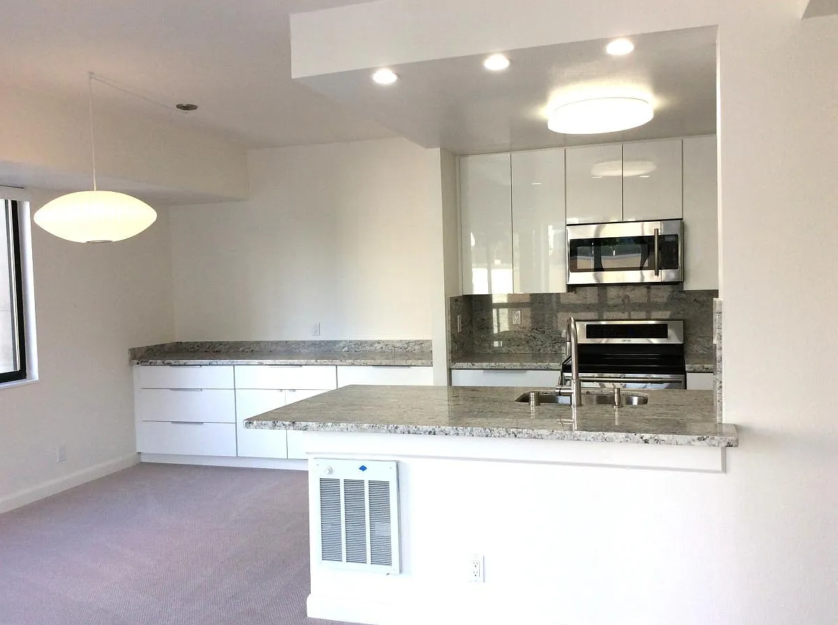 2 bed, 1131 sqft, $5,095 — Photo 3