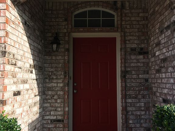 2nd image of 3212 Heritage Dr