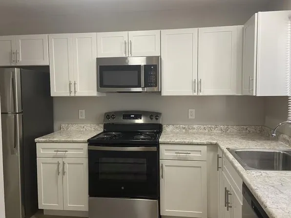 Creek Side Landings, 425 Millcreek Dr #60W, North Kingstown, RI 02852