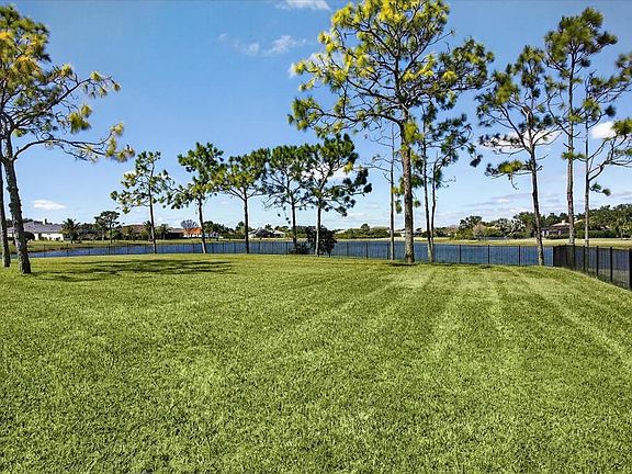 3rd image of 22580 Morning Glory Cir