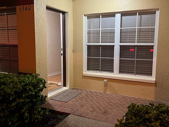 Easy and quick acsess from the numbered parking lot.