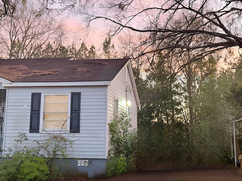 2nd image of 708 Meadowbrook Dr