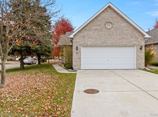 1219 Nature View Blvd, Davison, MI 48423