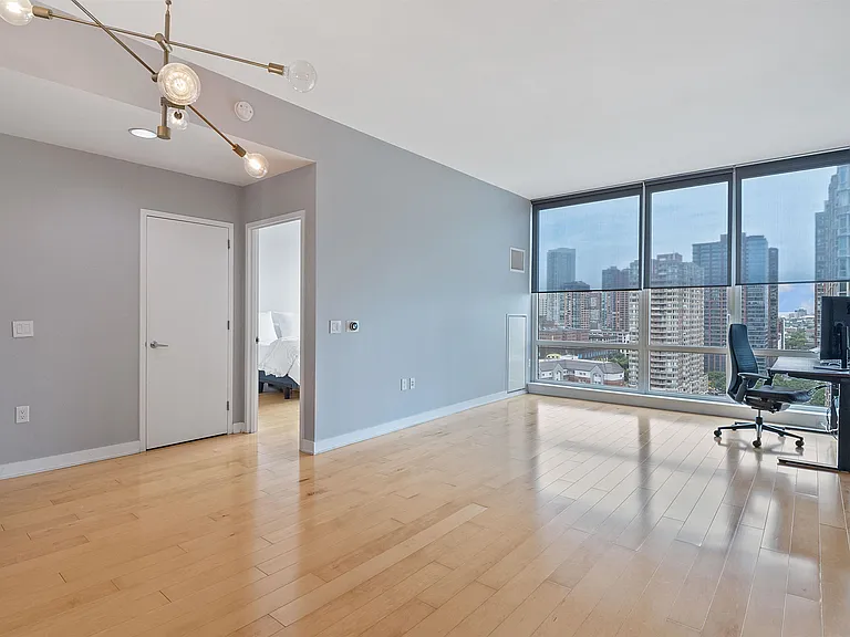 2 2nd St #1807 — Photo 7