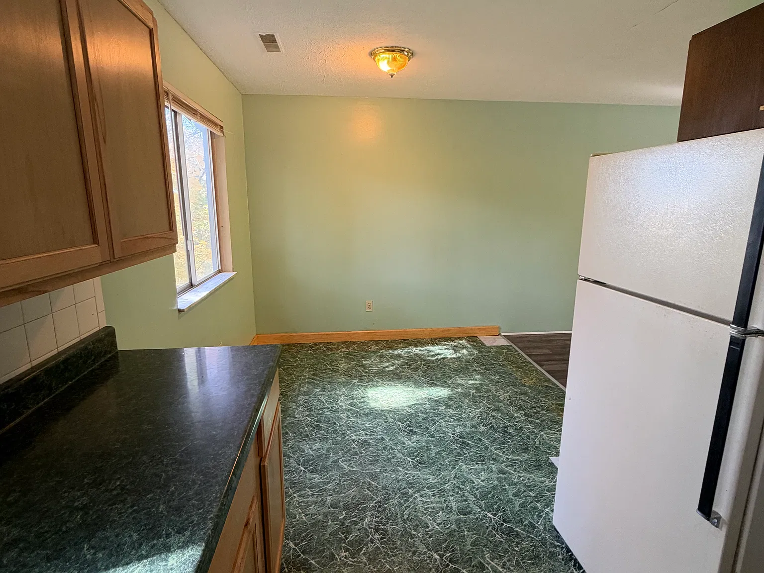 1120 Maryville Ave — Photo 4