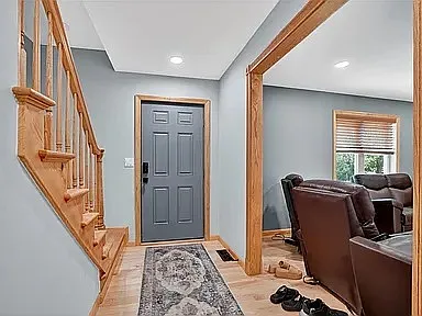 229 Orchard Dr — Photo 3