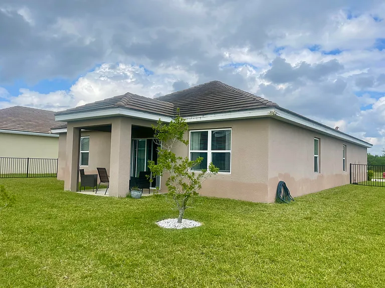 10574 SW Cambria Ln — Photo 47