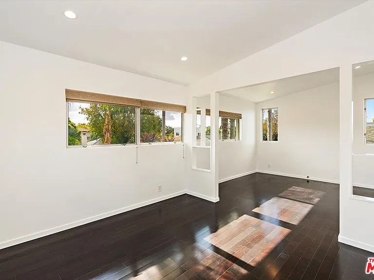 12913 Gilmore Ave — Photo 19