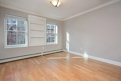 205 W Springfield St #2 Photo 1