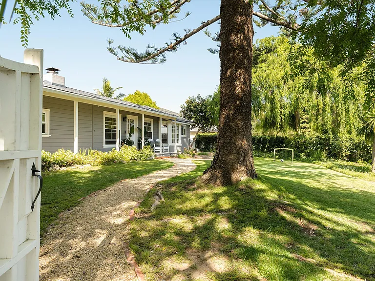 3182 Serena Ave — Photo 2