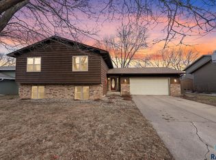 932 S Kennedy Ave, Sioux Falls, SD 57103