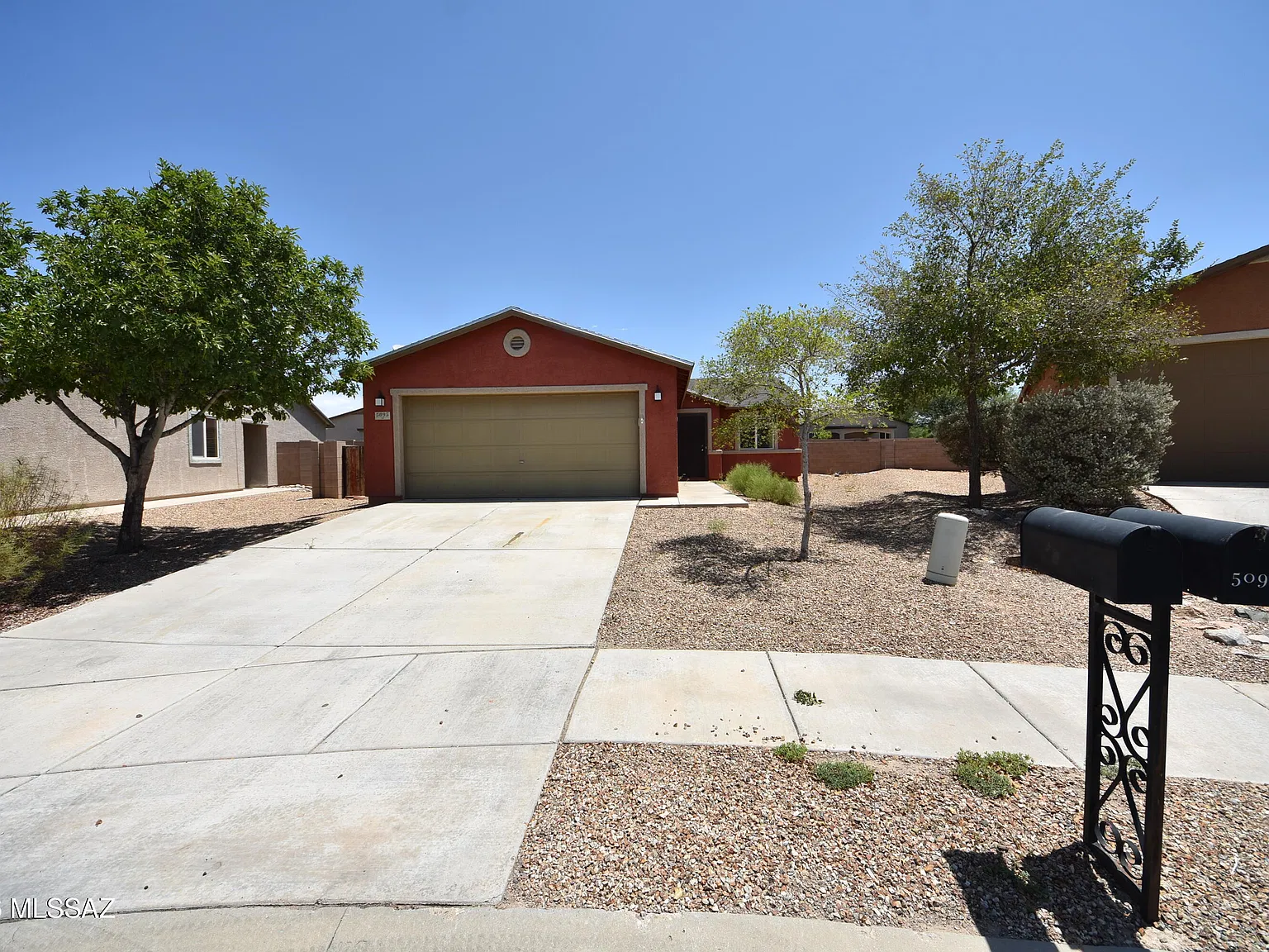 3 bed, 2.0 bath, 1287 sqft, $1,650 — Photo 2