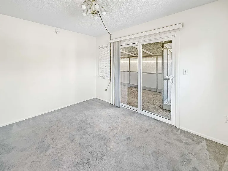 26827 Circle Of The Oaks — Photo 13
