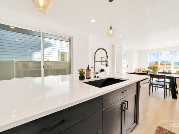 meridian-idaho-343666670 picture