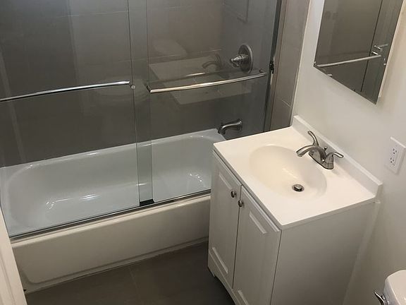 5th image of 1018 N Mariposa Ave APT 3