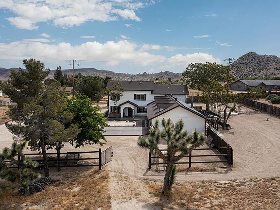 3rd image of 5523 Tom Mix Rd