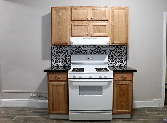 2nd image of 188 Palisade Ave #6