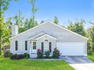 4 Meadow Sweet Ln, Newnan, GA 30263