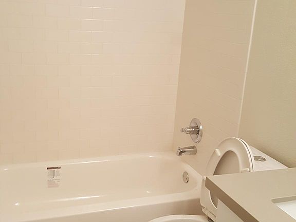 3rd image of 1916 N 32nd St Unit 107