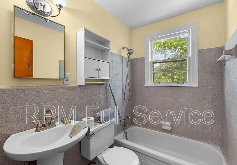 570 Carol Dr — Photo 26