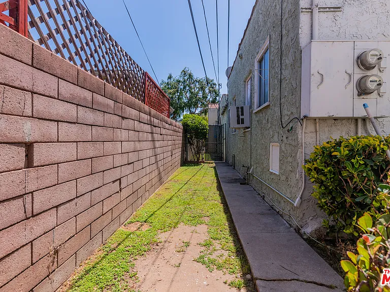 4170 Ince Blvd — Photo 23