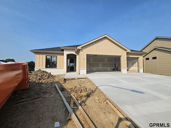 2nd image of 2094 182 Avenue Cir