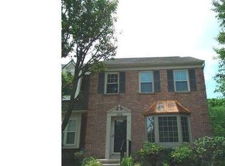 100 Wooden Carriage Dr, Hockessin, DE 19707