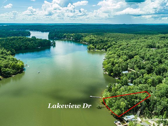 4th image of Lakeview Dr
