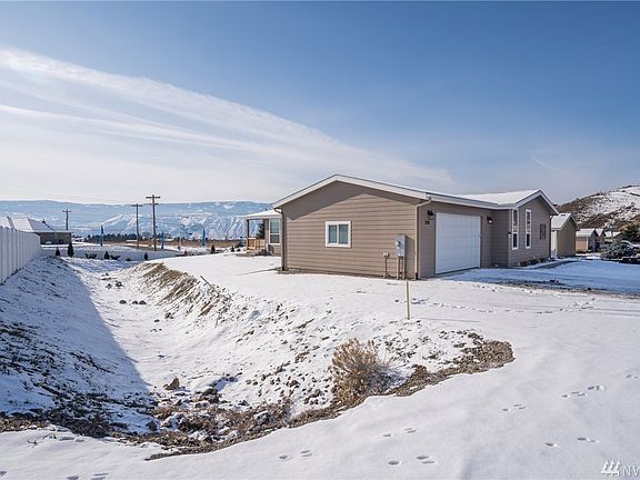 2nd image of 2524 NE Nickel Ln