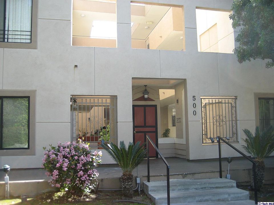 1st image of 500 E Lexington Dr APT 309