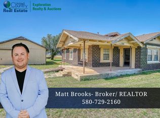 1308 7th St, Lone Wolf, OK 73655