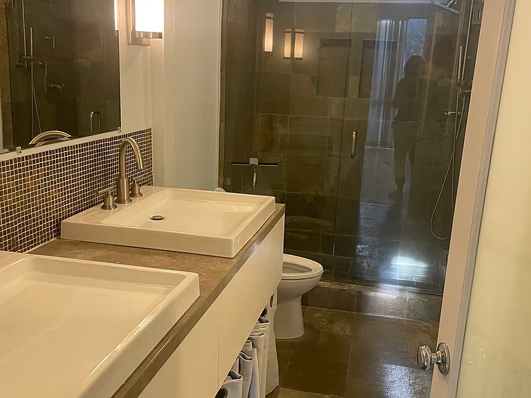 En suite master bathroom