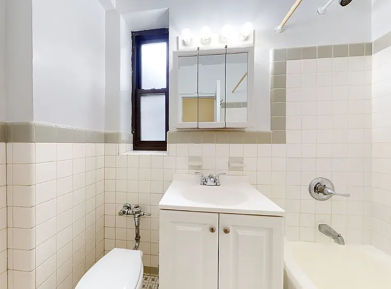 246 E 46th St #6E — Photo 6