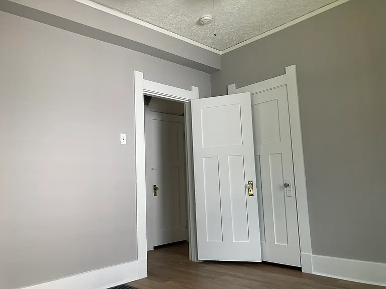 2138 Woodbourne Ave — Photo 10