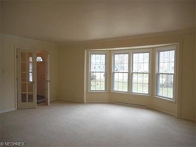 4th image of 2381 Victoria Pkwy