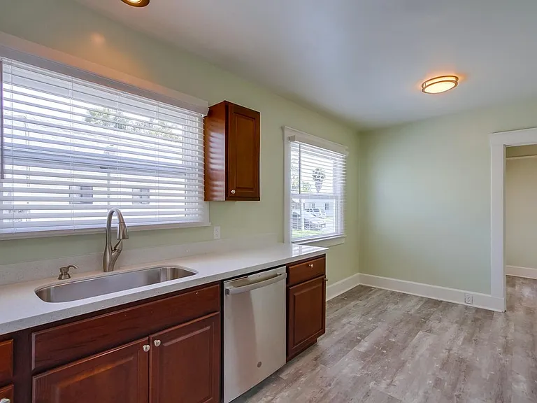 2944 Kalmia St — Photo 10
