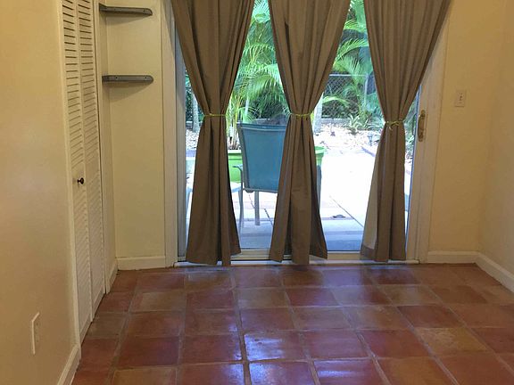 4th image of 438 Camilo Ave